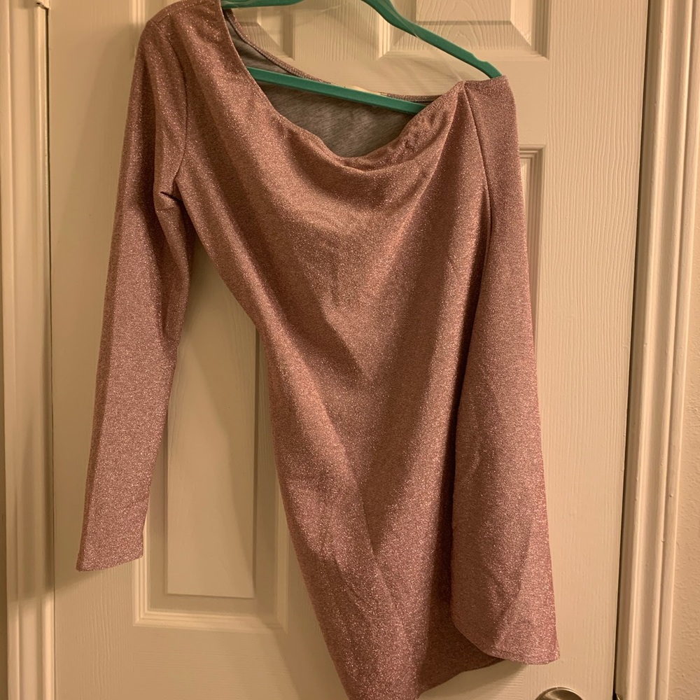 Fun one shoulder mini dress!